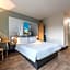 B&B HOTEL Orange - Échangeur A7 A9