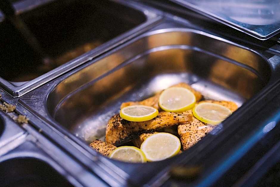 The Farnham Arms Hotel