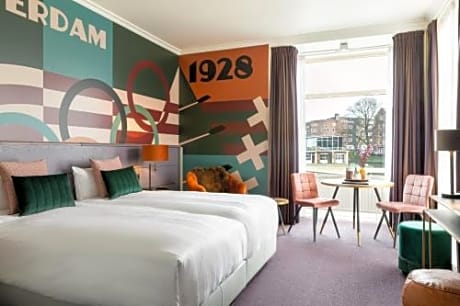 Deluxe Twin Room with Canal View