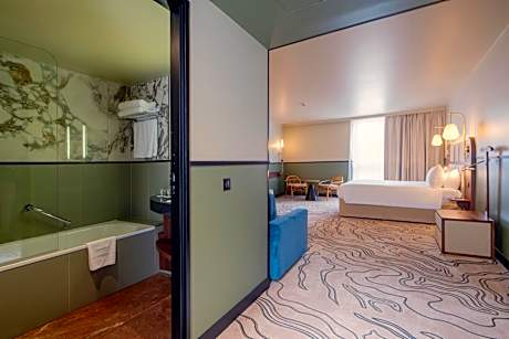 Queen Suite with Sofa Bed