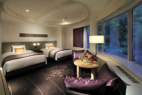 Junior Suite Twin (Non-Smoking) with Sauna Access