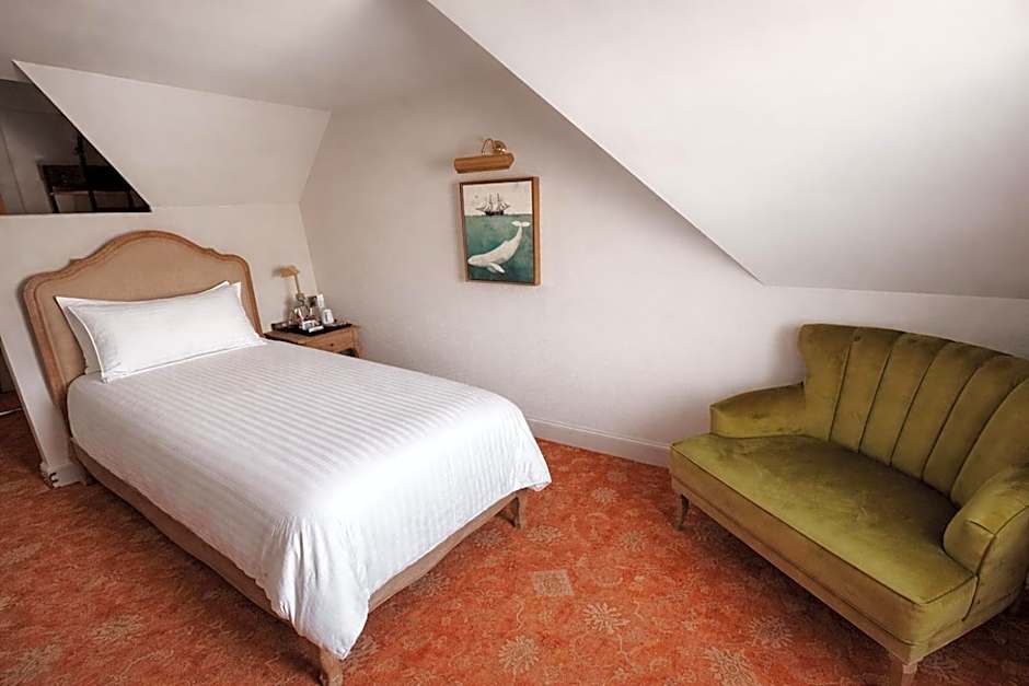 Royal Hotel