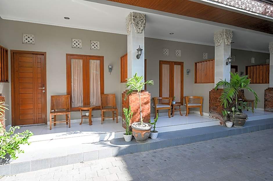 RedDoorz near Mertasari Beach 2