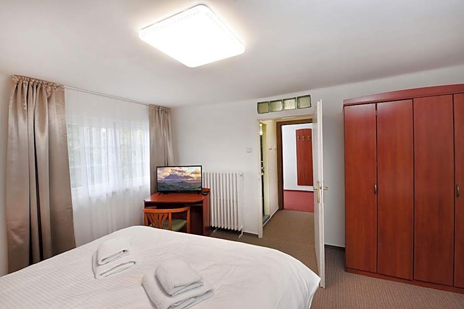 APLEND Hotel Lujza Major