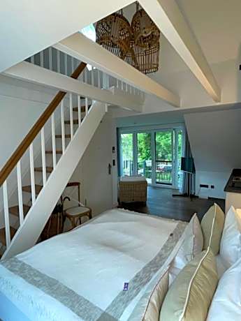 Boardinghouse Appartement im Obergeschoss mit Balkon und Parkblick