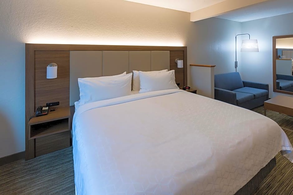 Holiday Inn Express Hotel & Suites Louisville South-Hillview