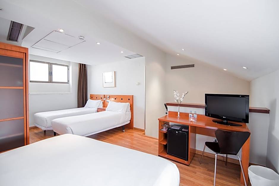 Petit Palace Cliper-Gran Via