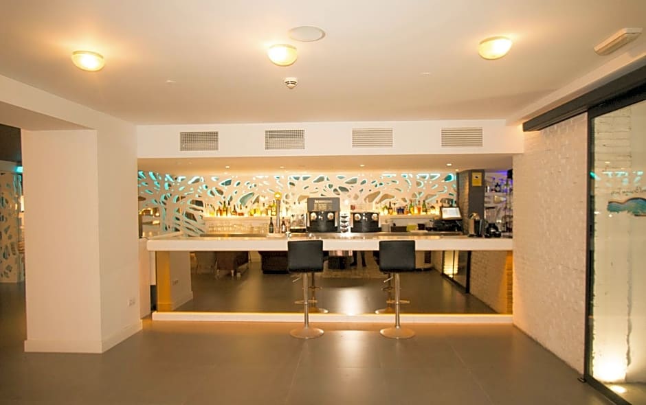 Hotel Brisamar Suites