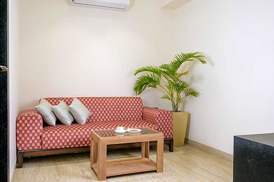 The Grand Neelam Hotel