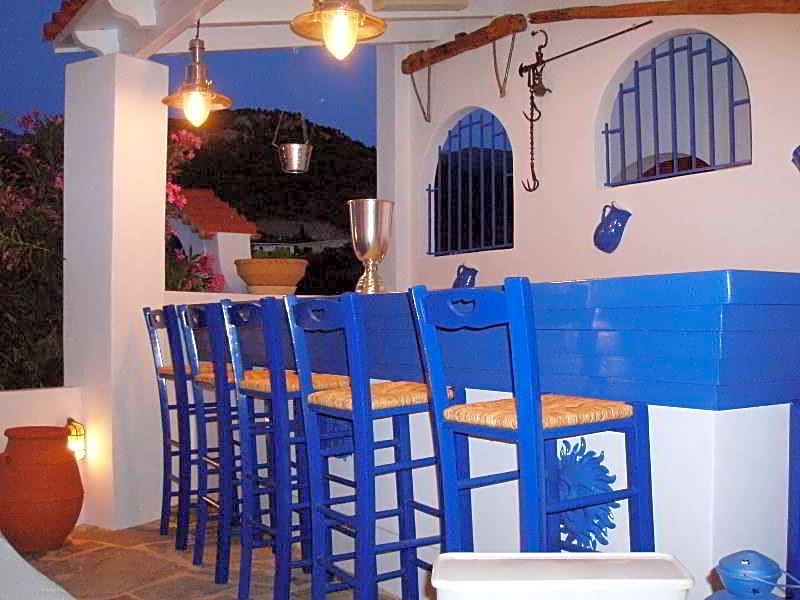 Kerame Hotel & Studios