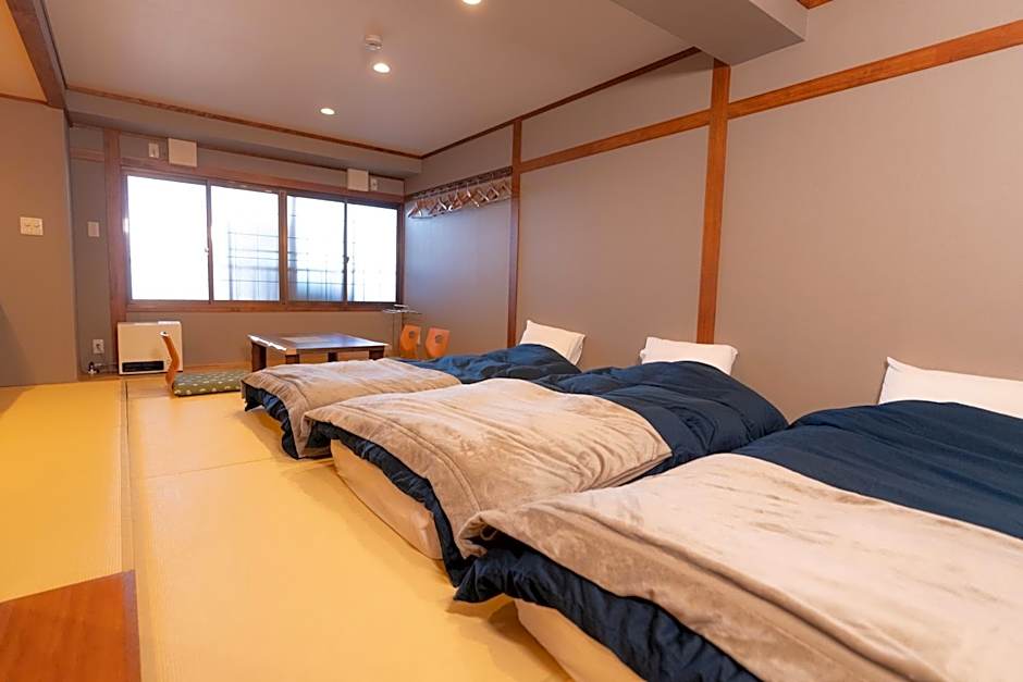 Nozawa Onsen Azegamikan