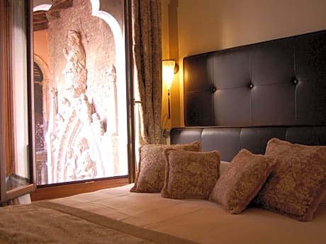 Classic Double or Twin Room (2 Twin Beds)
