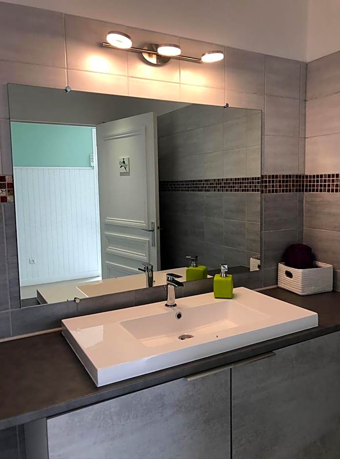 Le 81 HOTEL