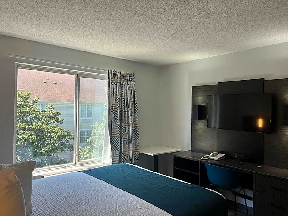 Studio 6 Suites Norcross, GA