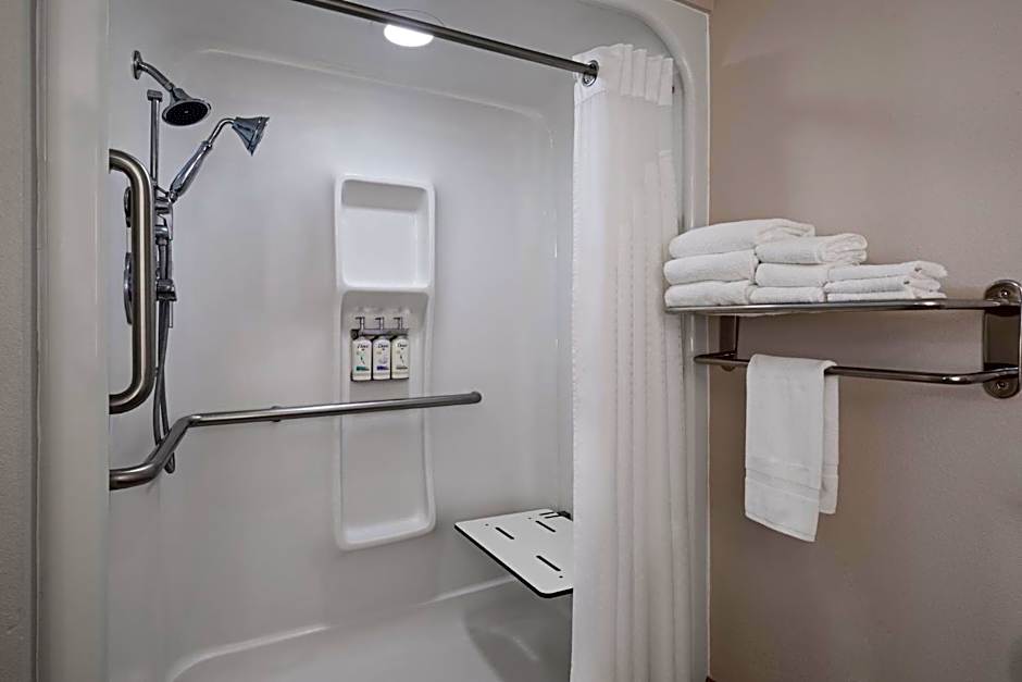 Holiday Inn Express St. Petersburg North / I-275 By IHG