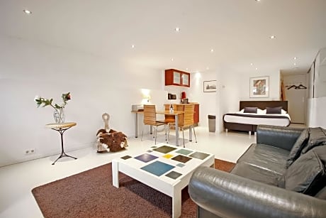 Romantic Jordaan Canalsuite near Anne Frank House