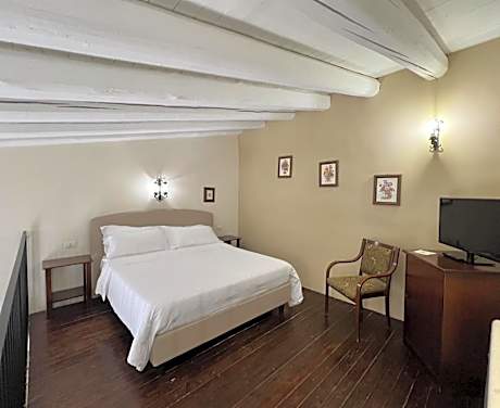 Duplex Quadruple Room