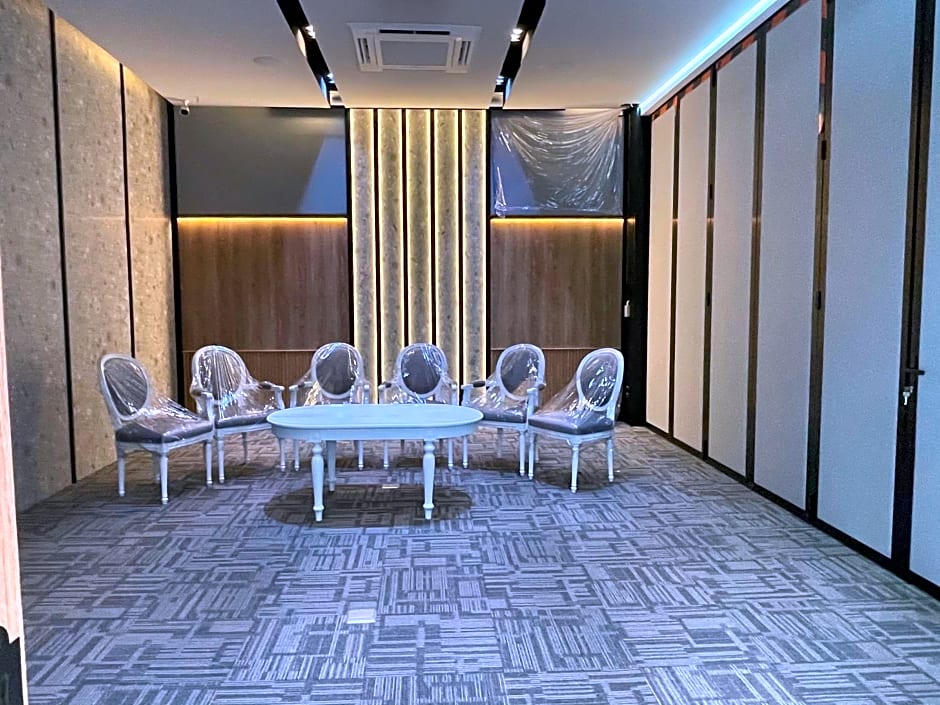 The Gold Living Life