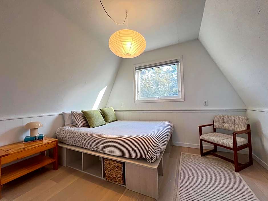 Lands End Private Lakeside Escape