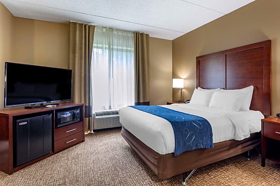 Comfort Suites Manchester near Arnold AFB