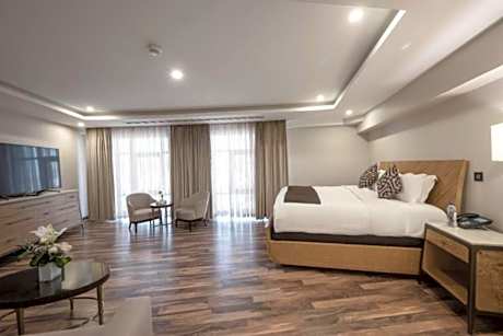 Royal Two Bedroom Suite Haram View