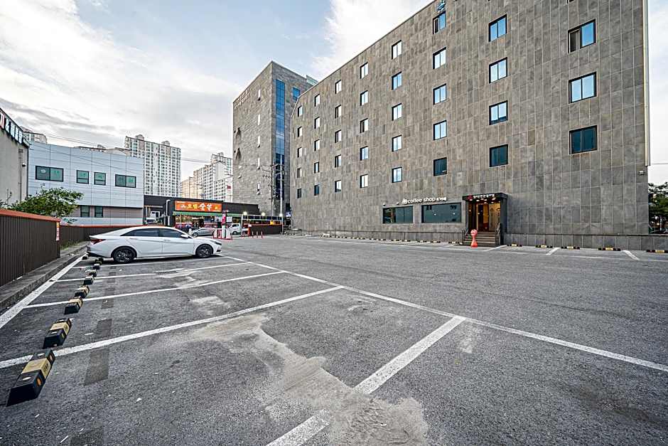 Yeongju Hotel