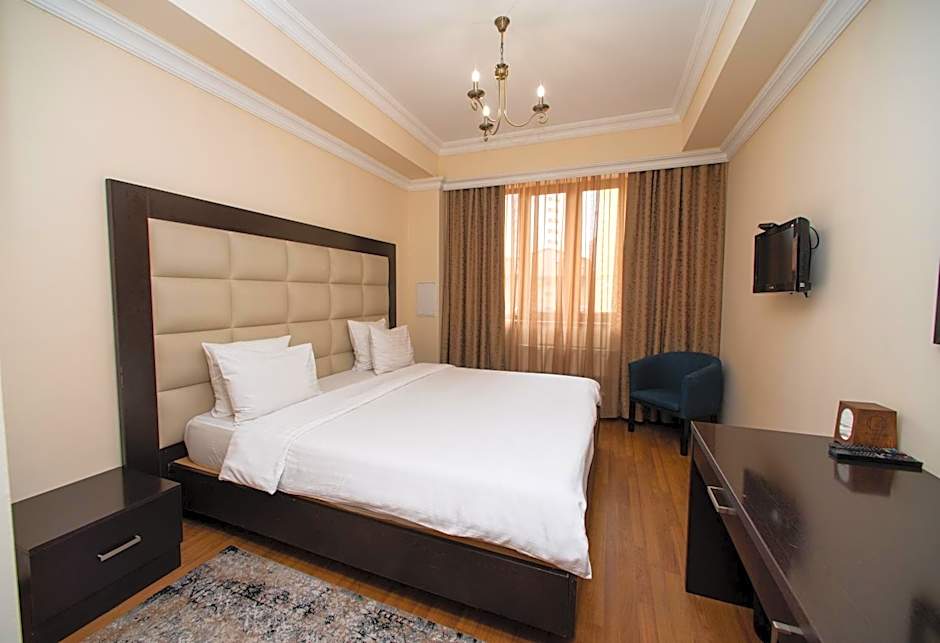 14 Floor Hotel