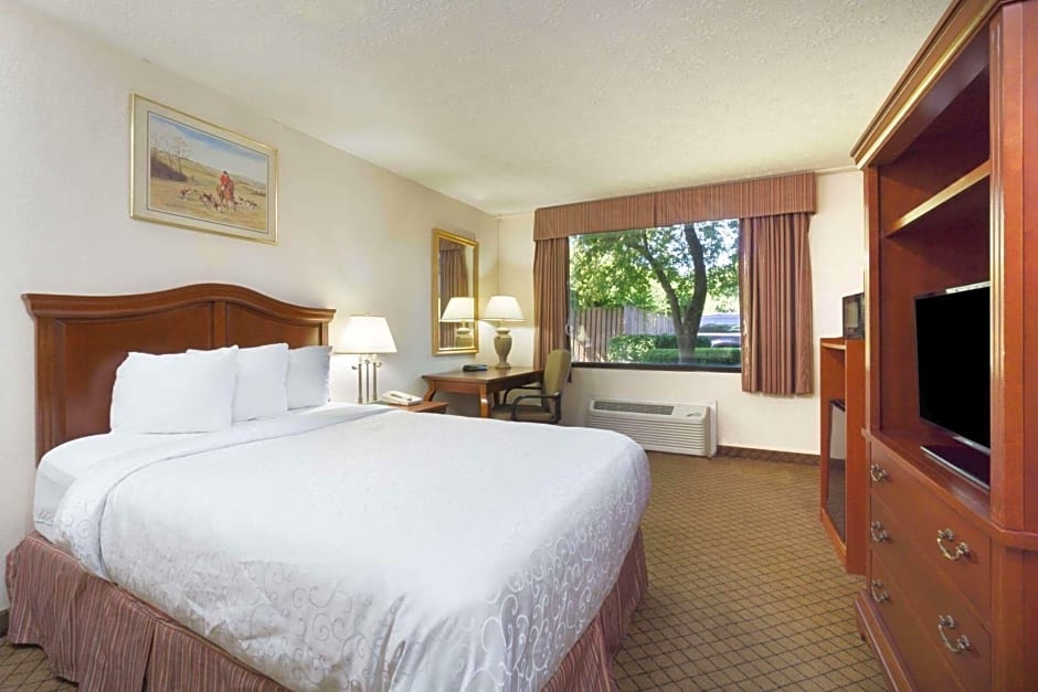 Days Inn by Wyndham Columbus Airport