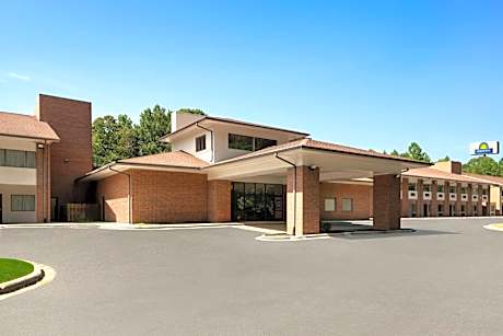 Days Inn by Wyndham Lexington