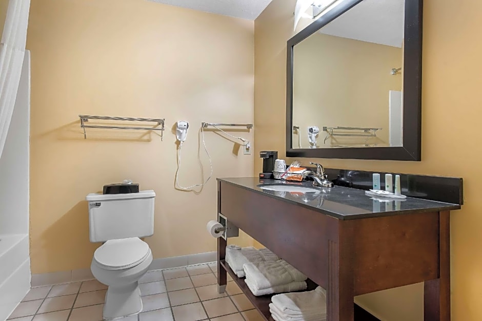 Quality Inn & Suites Lebanon I-65