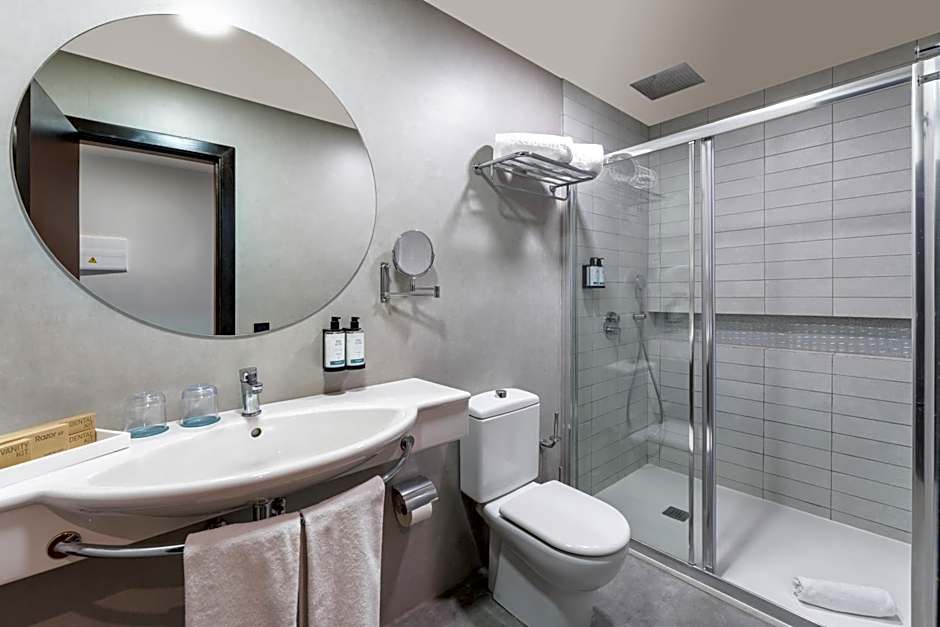 Occidental Roca Negra - Adults Only