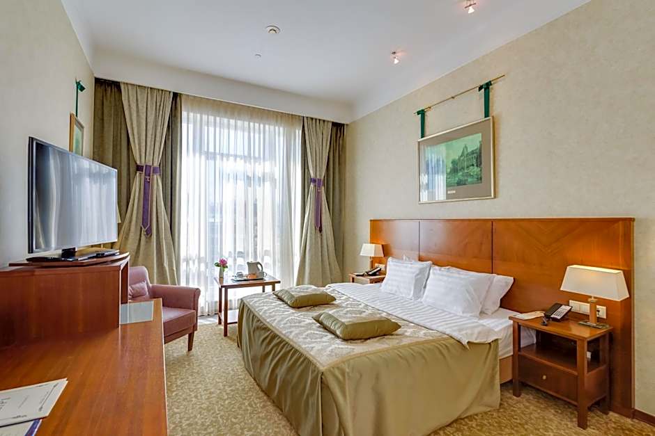 Photo 1 of 6 of Double Room with Executive Lounge Access