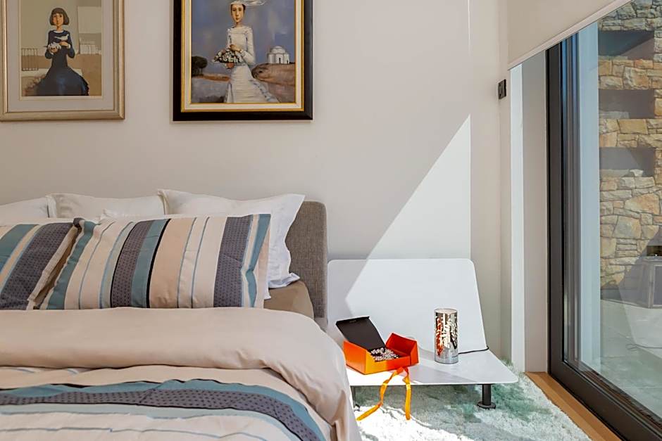 Beachfront Villa Grain of Salt with Pool