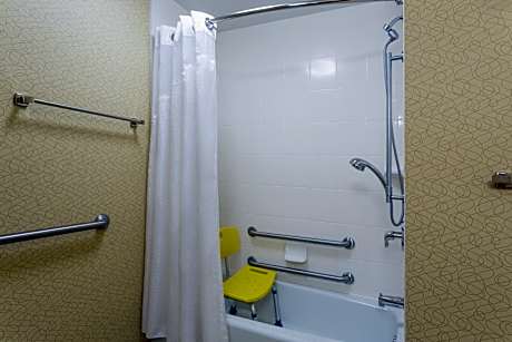 Holiday Inn Express Tower Center New Brunswick By IHG