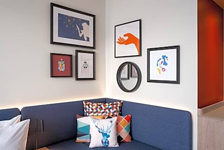 Queen Room - Accessible
