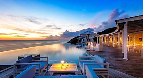 Hideaway Beach Resort & Spa