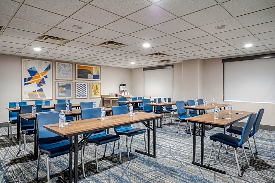 Holiday Inn Express Hotel & Suites Columbus Airport By IHG