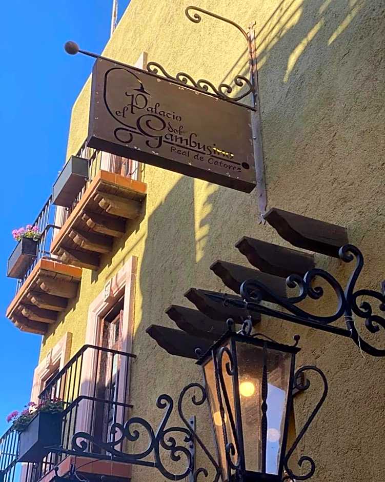 El Palacio Del Gambusino