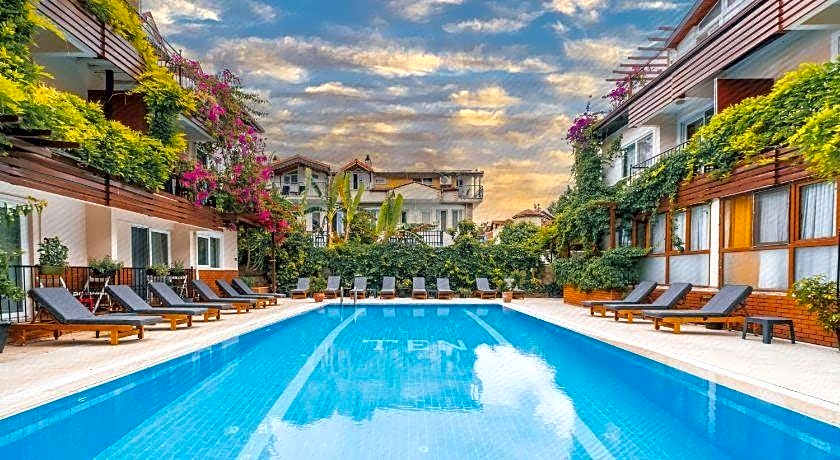 Ten Apart Hotel