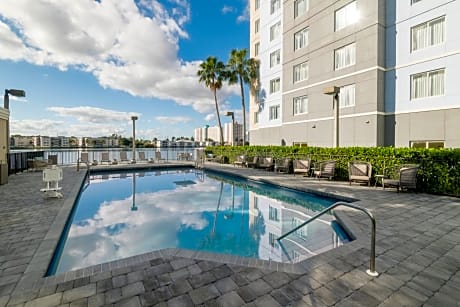 Homewood Suites Miami Airport/Blue Lagoon