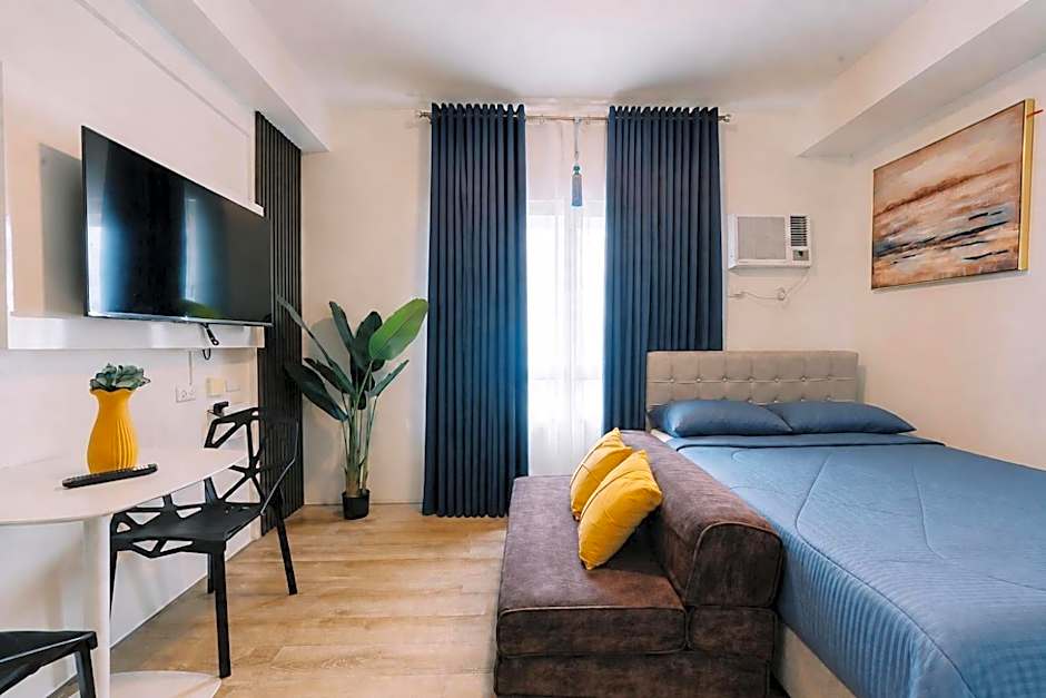 THE SUITE by The Hiltons
