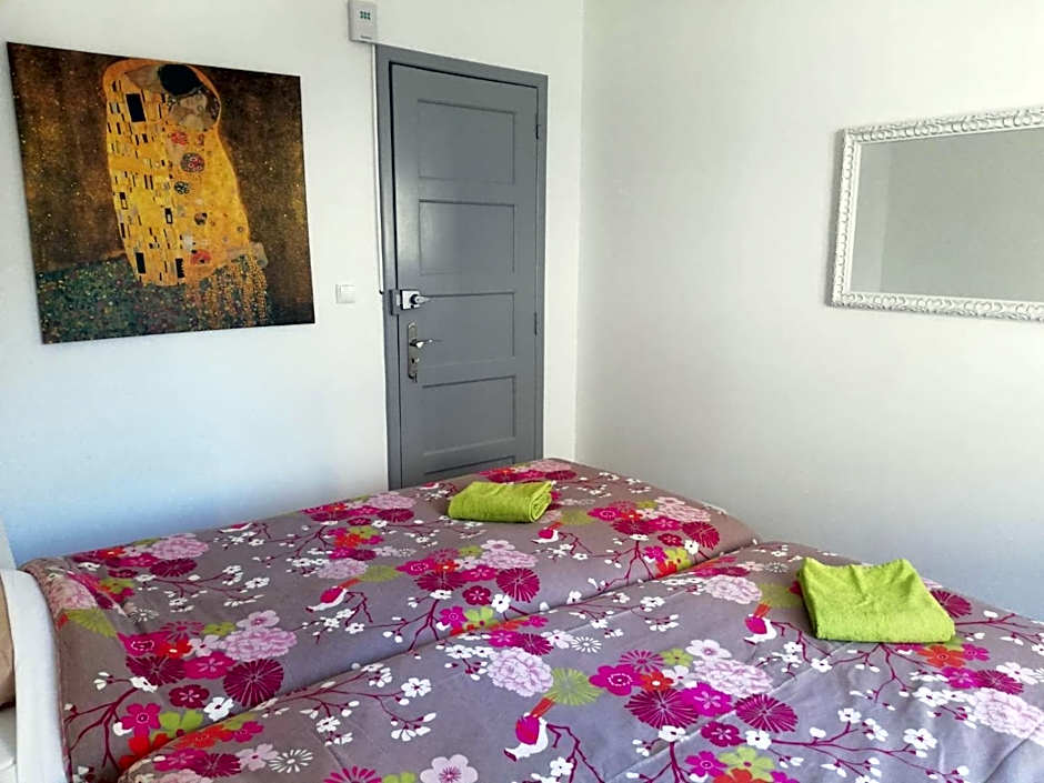 BED&SHOWER Moscavide -Self Check-In