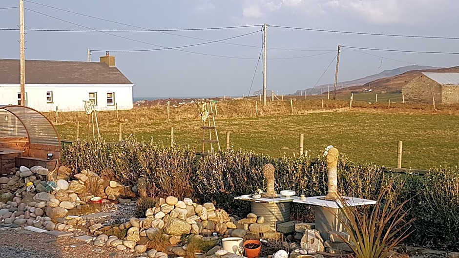 Malin Head SolasTobann ArtHouse Room 1 En-suite