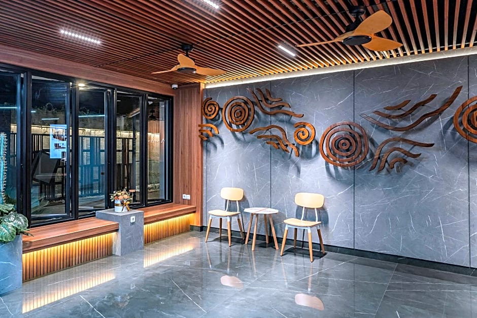 LOA LIVING Solo Baru