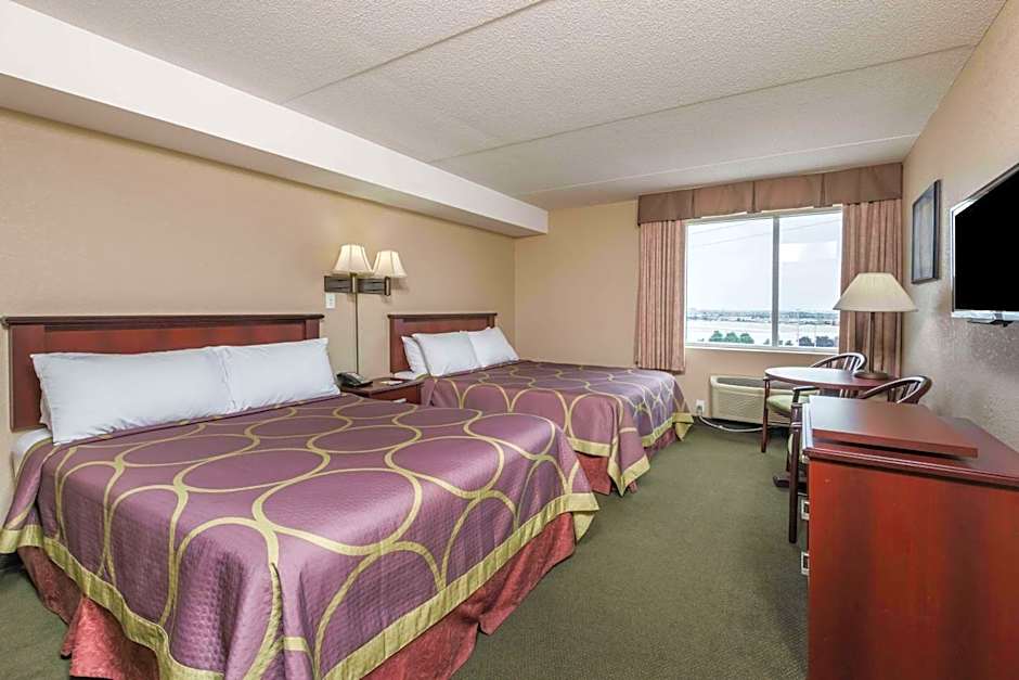 Super 8 by Wyndham Mississauga