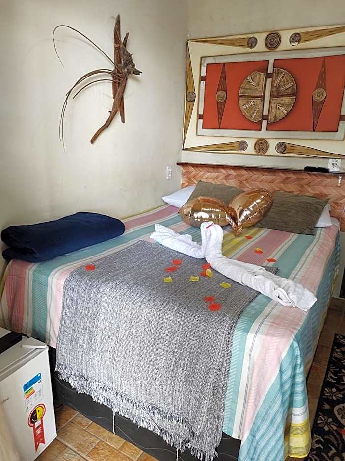 Pousada Marambaia Café - Praiana, econômica, Com café da manhã, piscina ao ar livre e hidromassagem aquecida -Frente para o mar