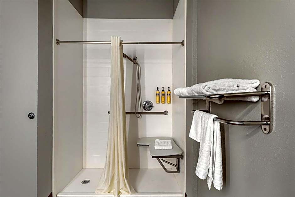 Best Western Plus Executive Inn