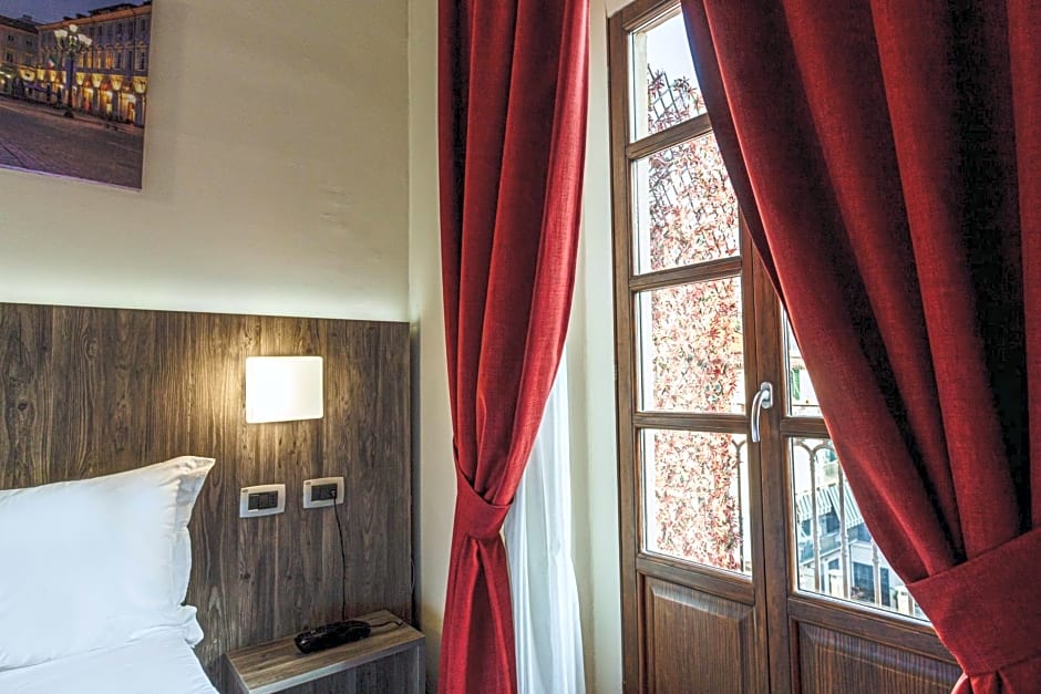 Hotel Urbani