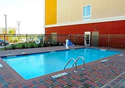 Comfort Suites near Tanger Outlet Mall