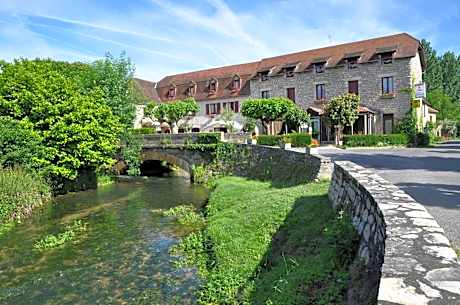 Logis Hotels - Auberge de l'Île - Hôtel 3 étoiles et Restaurant